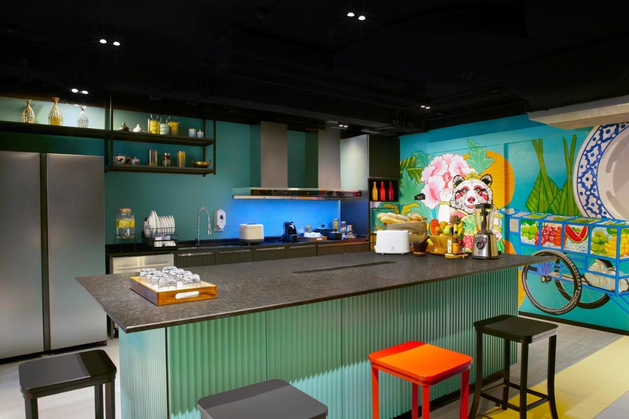 Отель Lyf Sukhumvit 8 Бангкок Экстерьер фото