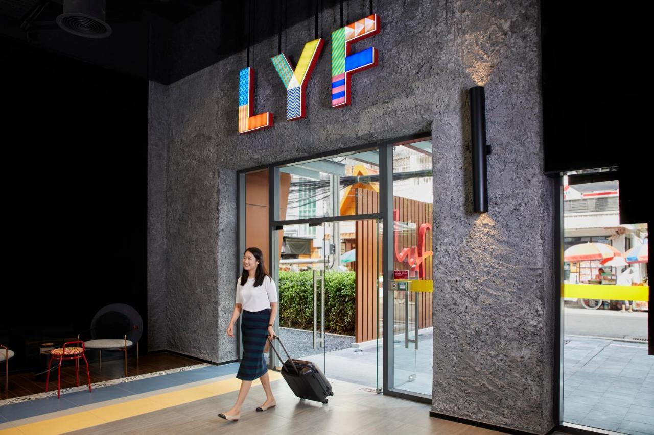 Отель Lyf Sukhumvit 8 Бангкок Экстерьер фото